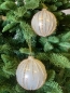 Preview: Weihnachtsschmuck Christbaumkugel Glas weiß gold perlmutt 8 cm