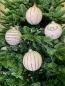 Mobile Preview: Weihnachtskugel Glas weiß matt silber Glitter Ornamente 10 cm