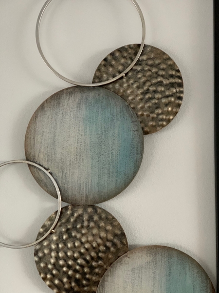 Wandrelief Metall "Ornamento" braun bronze weiß hellblau